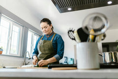 Kitchen Essentials Every Home Cook Actually Needs (No Fluff, No Filler)
